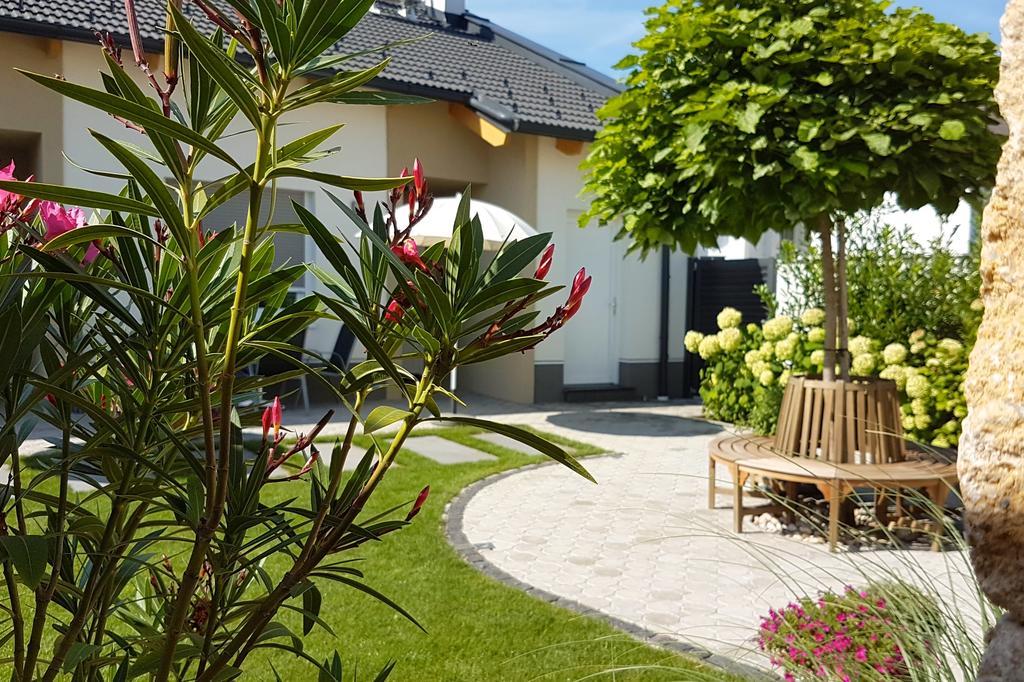 Ferienwohnungen Lass Frauenkirchen Exterior foto